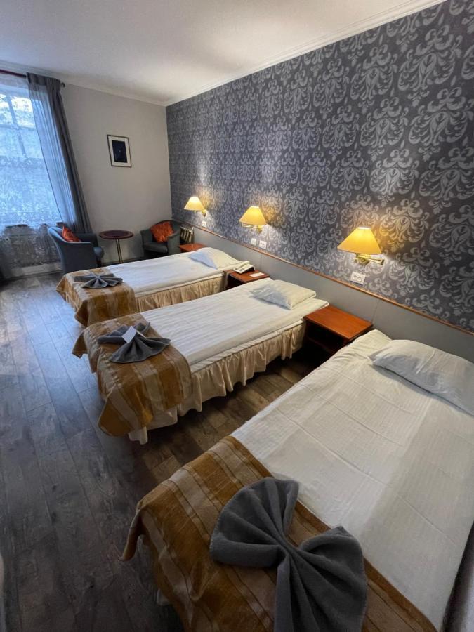 Nb Hotel With Free Parking Рига Экстерьер фото