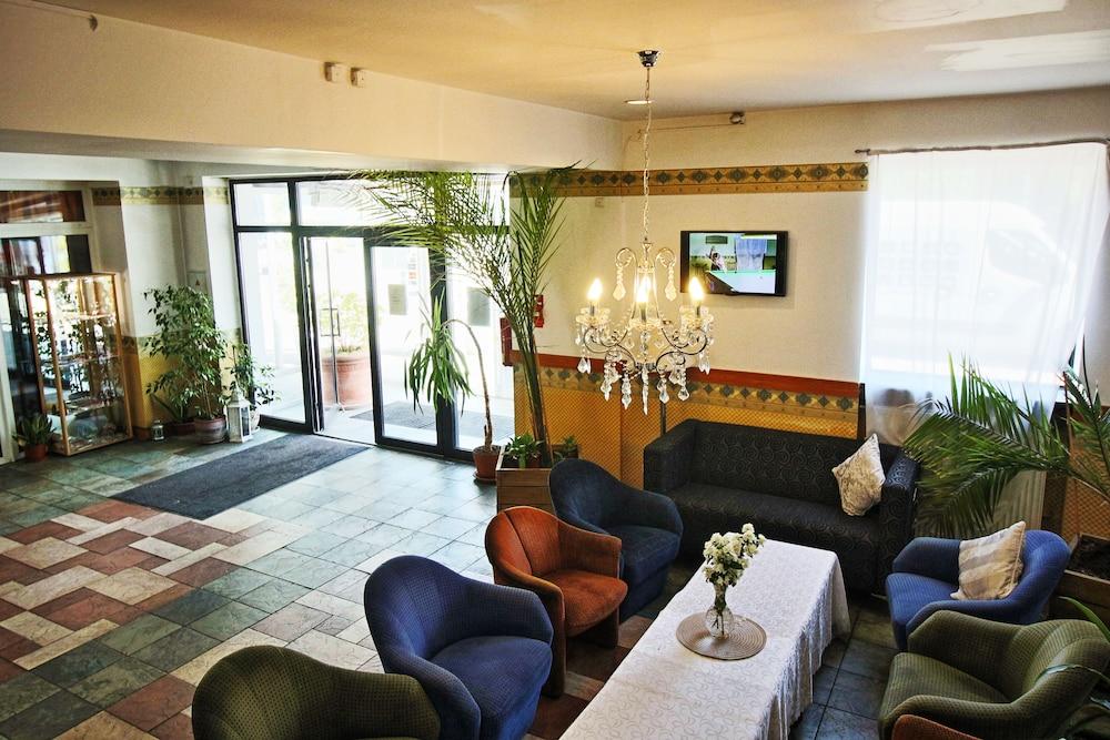 Nb Hotel With Free Parking Рига Экстерьер фото