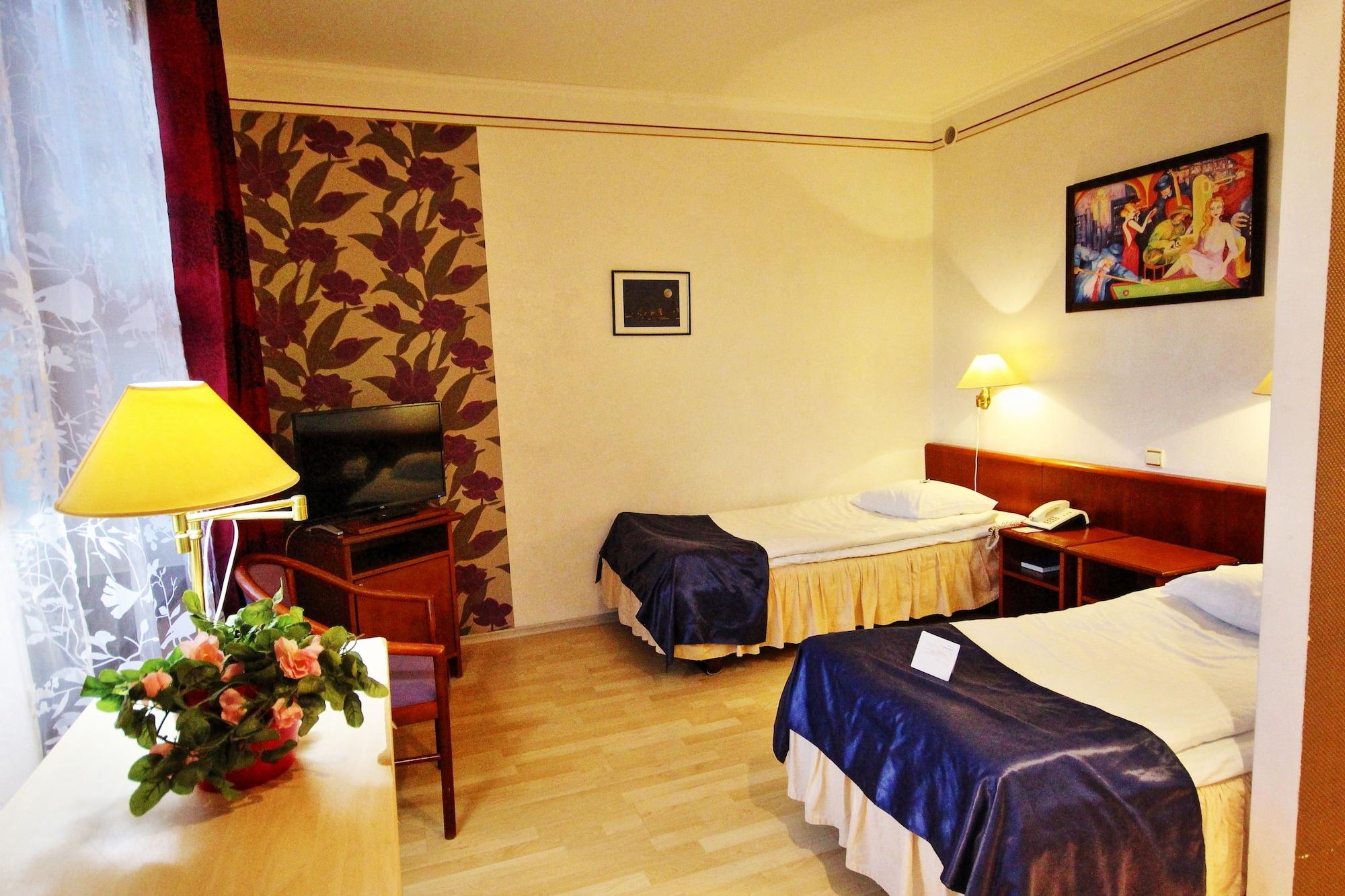 Nb Hotel With Free Parking Рига Экстерьер фото