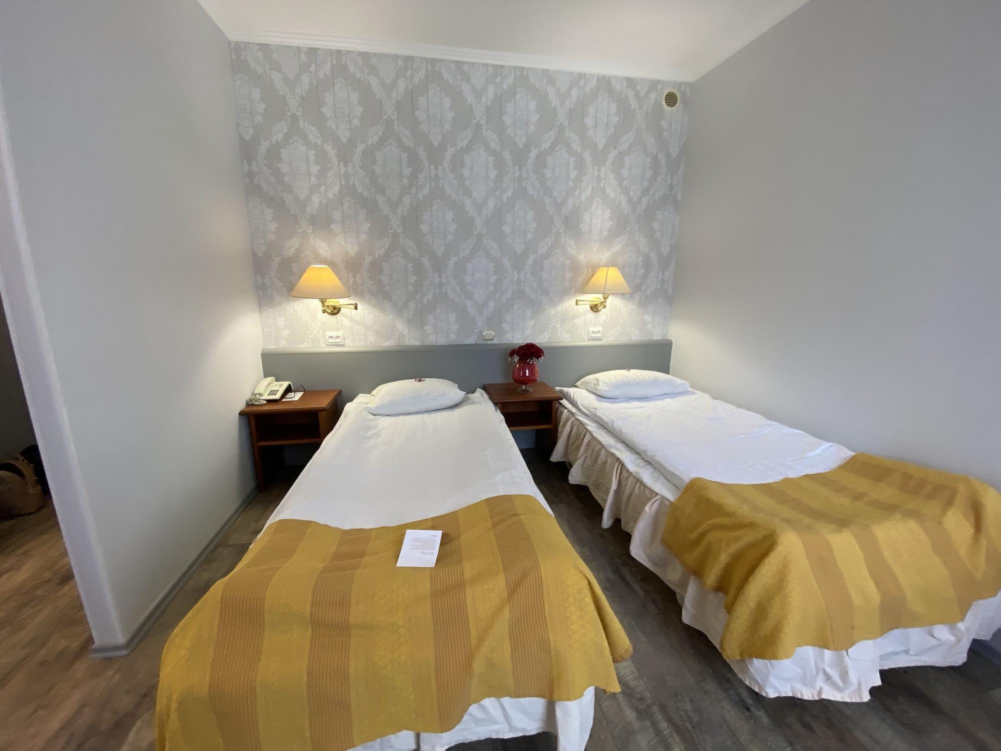 Nb Hotel With Free Parking Рига Экстерьер фото