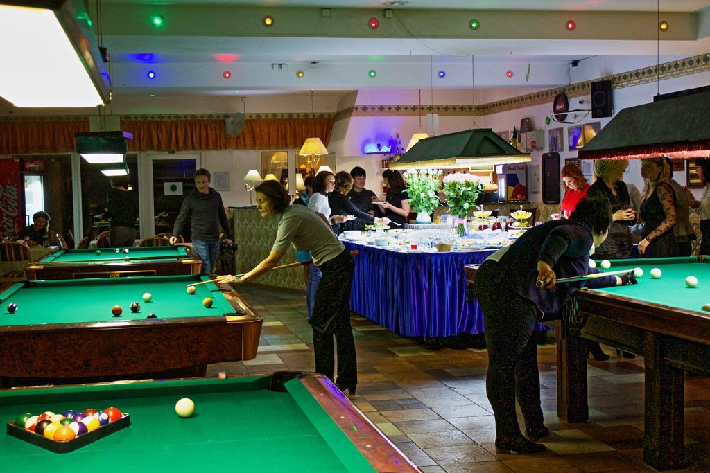 Nb Hotel With Free Parking Рига Экстерьер фото